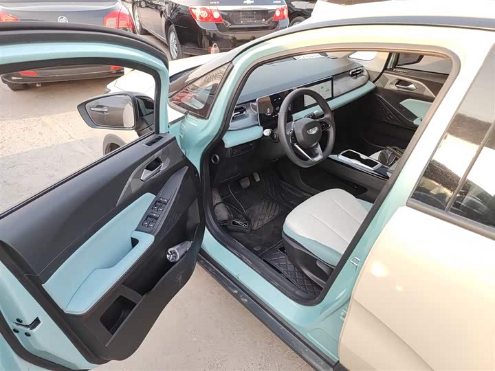 Фото 16 - Geely Geometry E Firefly