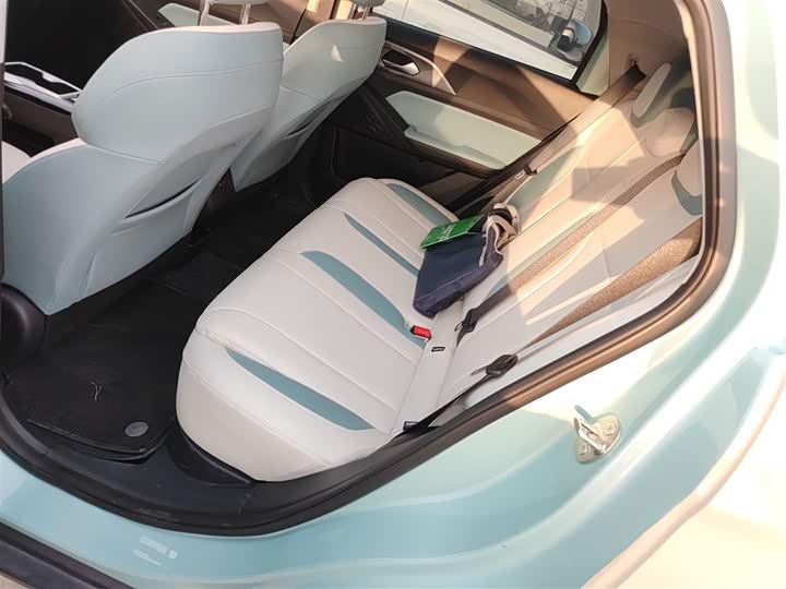 Фото 17 - Geely Geometry E Firefly