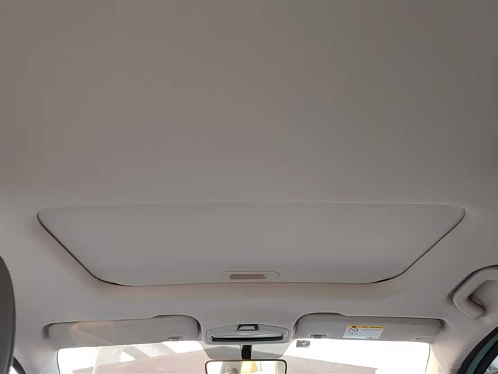 Фото 18 - Geely Geometry E Firefly