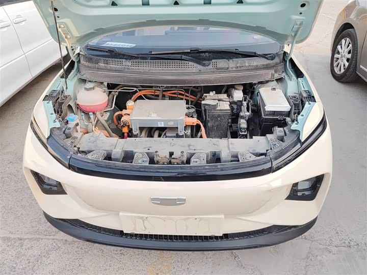 Фото 20 - Geely Geometry E Firefly