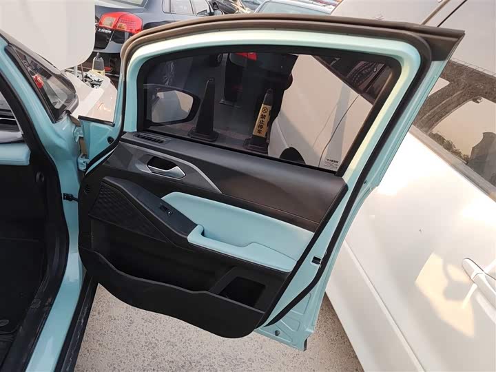 Фото 26 - Geely Geometry E Firefly