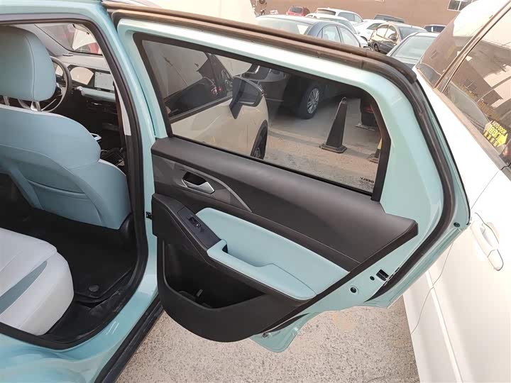 Фото 27 - Geely Geometry E Firefly