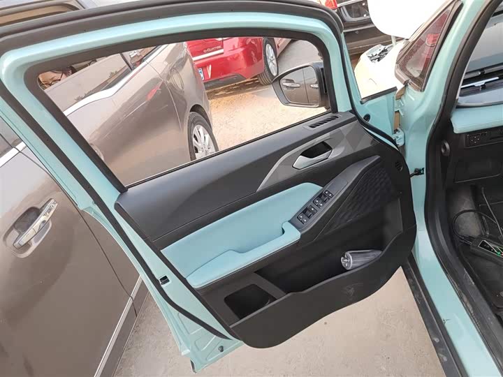 Фото 28 - Geely Geometry E Firefly