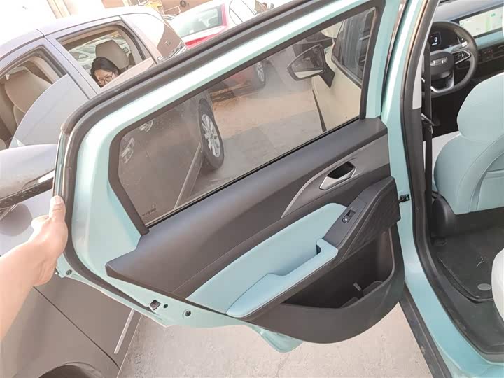 Фото 29 - Geely Geometry E Firefly