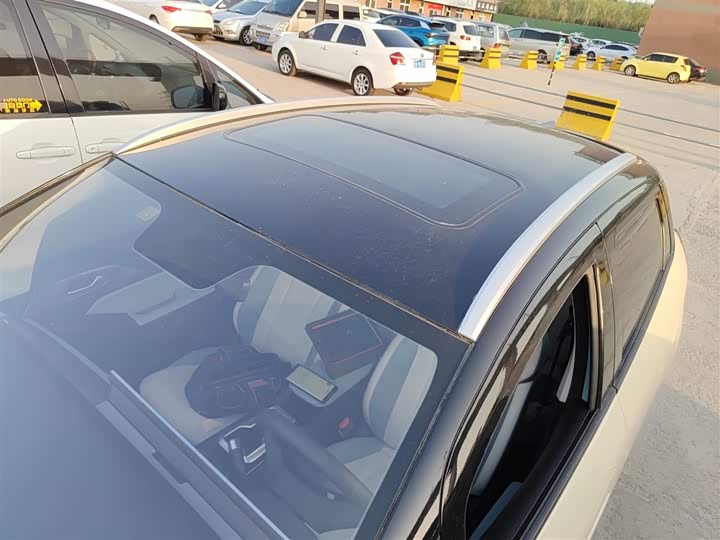 Фото 31 - Geely Geometry E Firefly