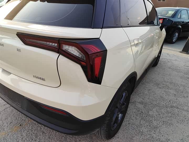 Фото 8 - Geely Geometry E Firefly