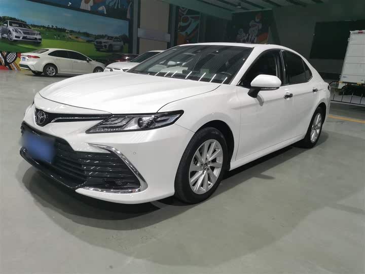 Фото 1 - Toyota Camry