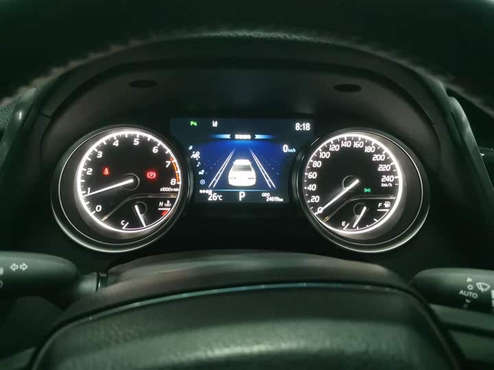 Фото 12 - Toyota Camry