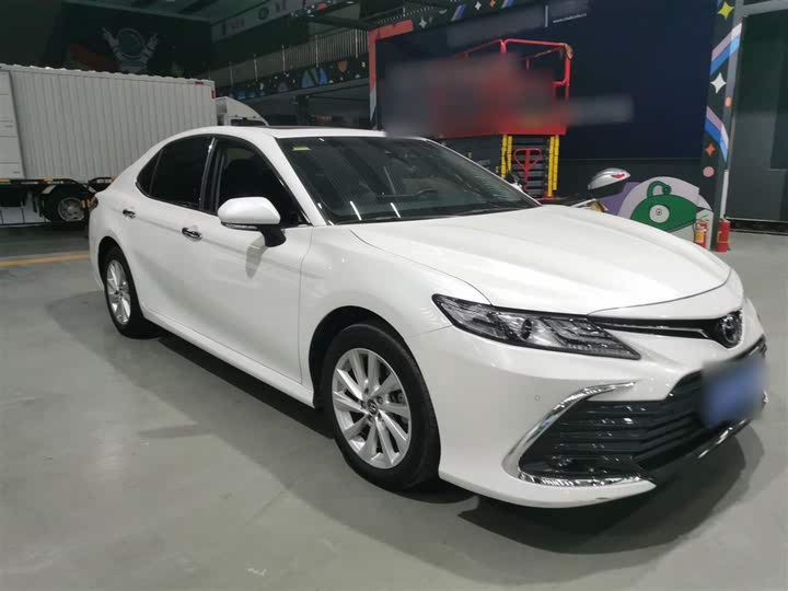 Фото 4 - Toyota Camry