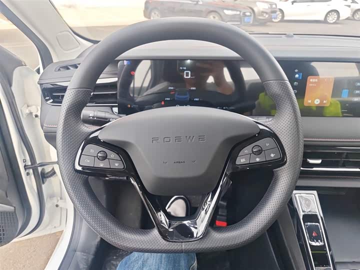 Фото 11 - Roewe i5