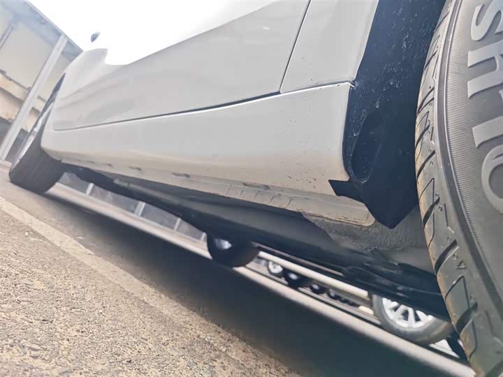 Фото 21 - Roewe i5