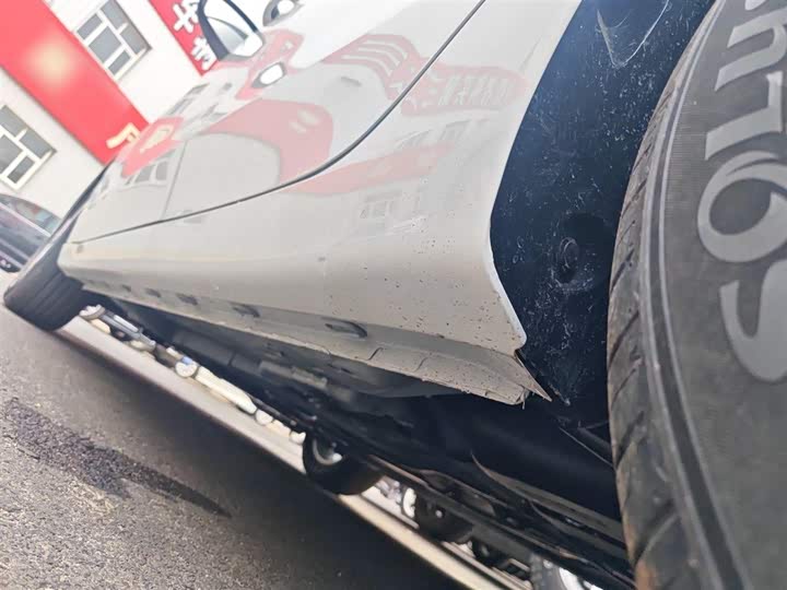 Фото 22 - Roewe i5