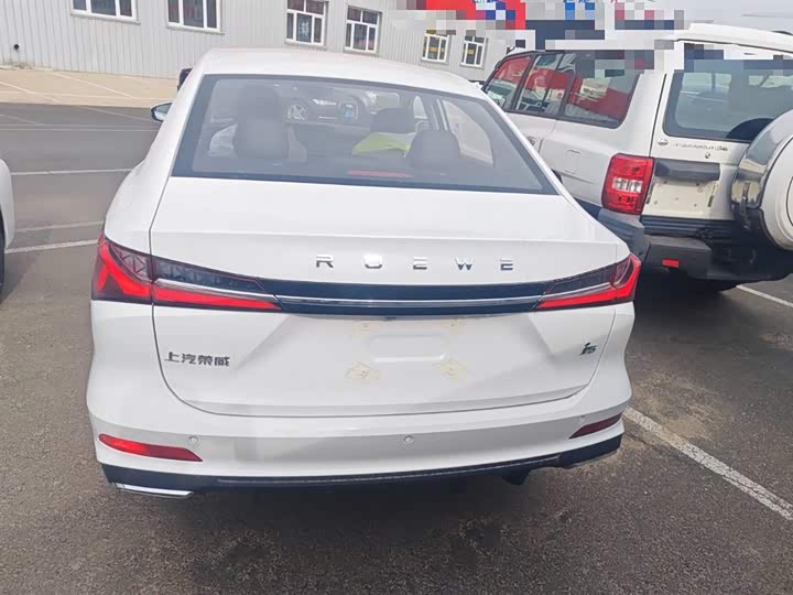 Фото 6 - Roewe i5