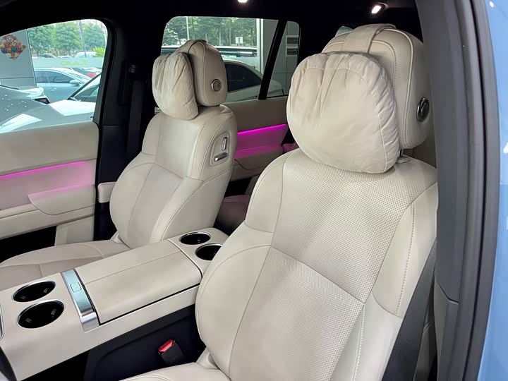 Фото 13 - LiXiang L8