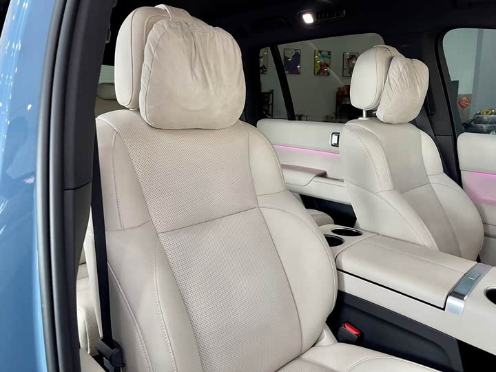 Фото 21 - LiXiang L8