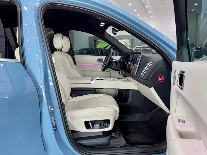 Фото 22 - LiXiang L8