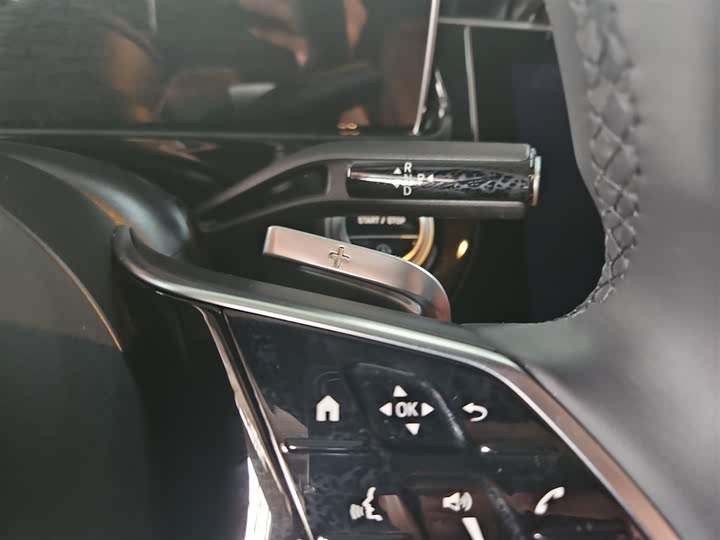 Фото 11 - Mercedes-Benz E-Class