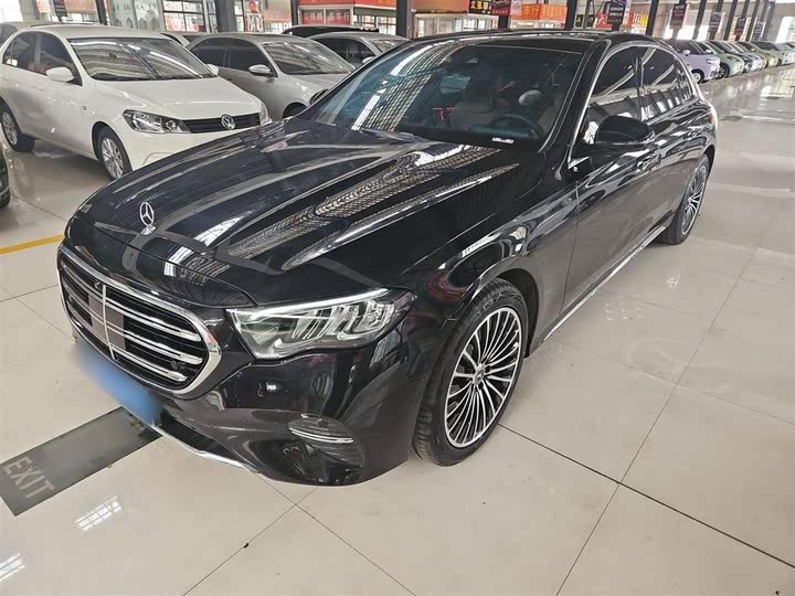 Фото 2 - Mercedes-Benz E-Class