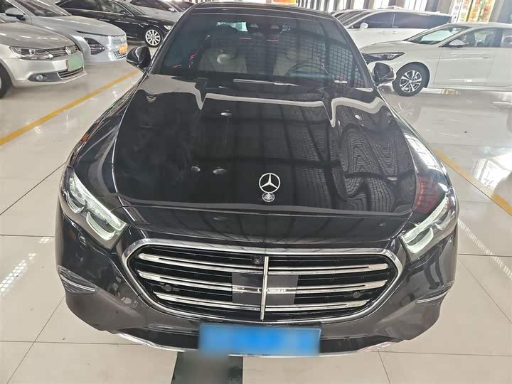 Фото 9 - Mercedes-Benz E-Class