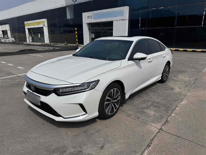 Фото 2 - Honda Inspire