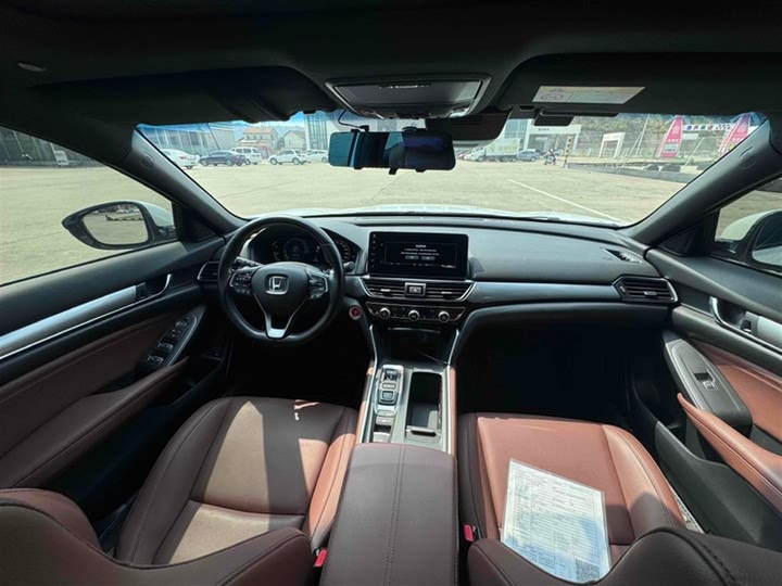 Фото 9 - Honda Inspire