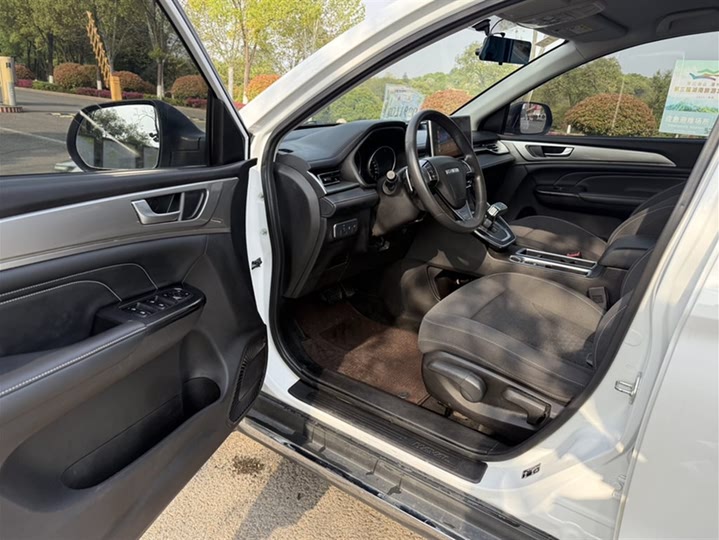 Фото 13 - Haval M6