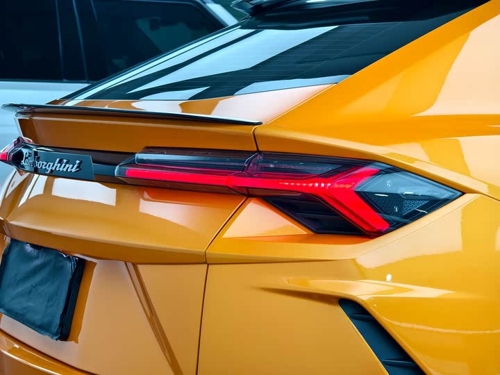 Фото 14 - Lamborghini Urus