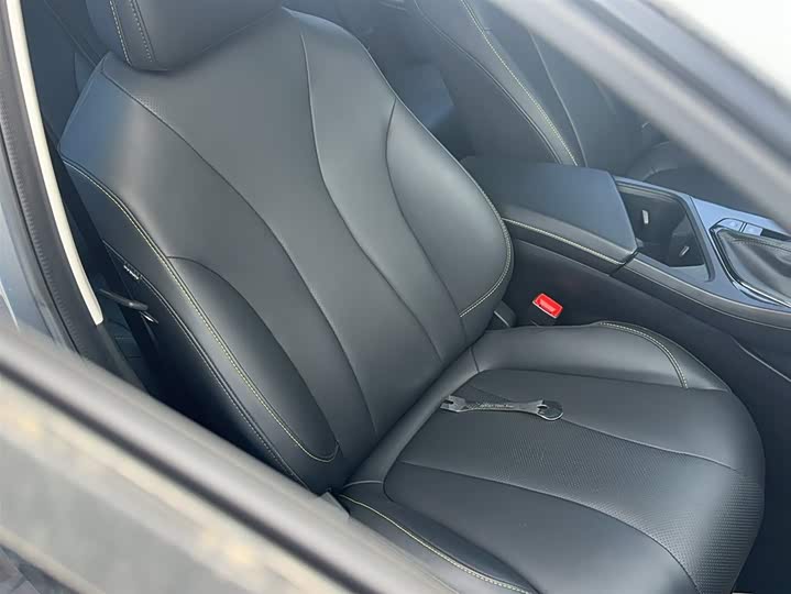 Фото 11 - Roewe i5