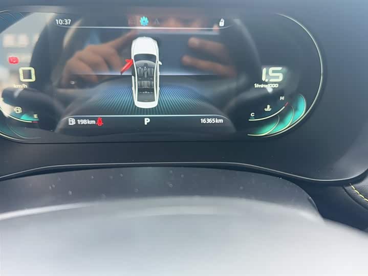 Фото 16 - Roewe i5