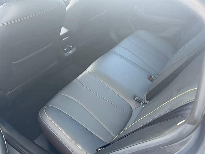 Фото 21 - Roewe i5