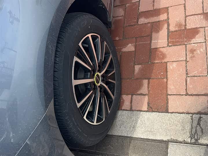 Фото 4 - Roewe i5