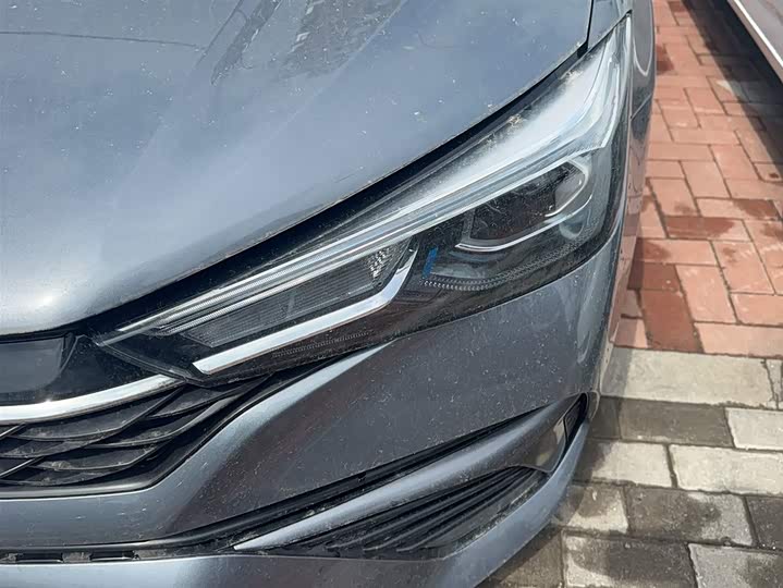 Фото 6 - Roewe i5