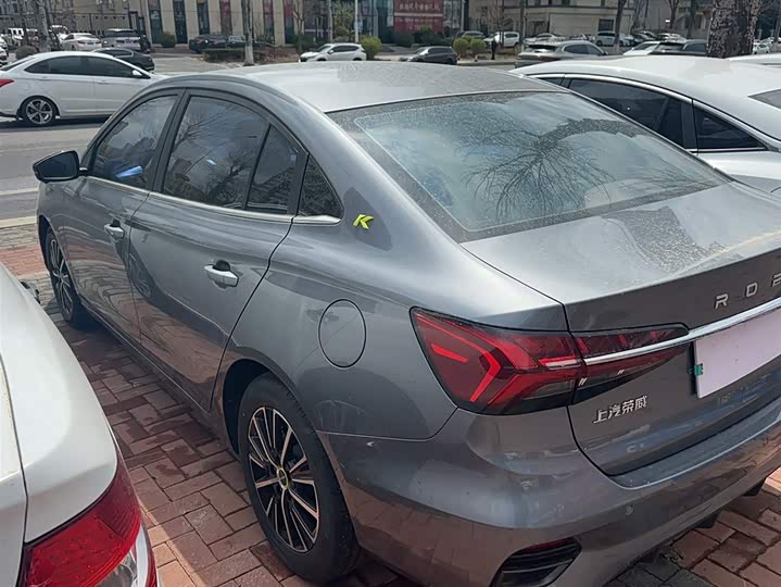 Фото 7 - Roewe i5