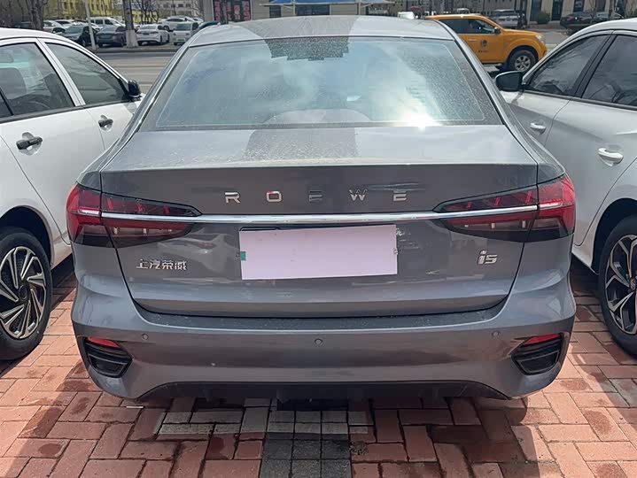 Фото 8 - Roewe i5