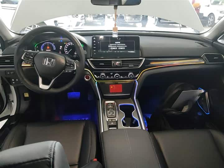 Фото 10 - Honda Accord