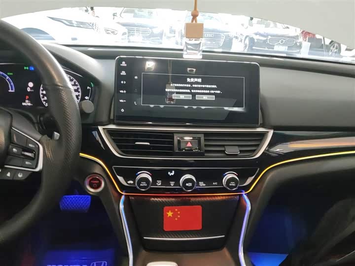 Фото 13 - Honda Accord