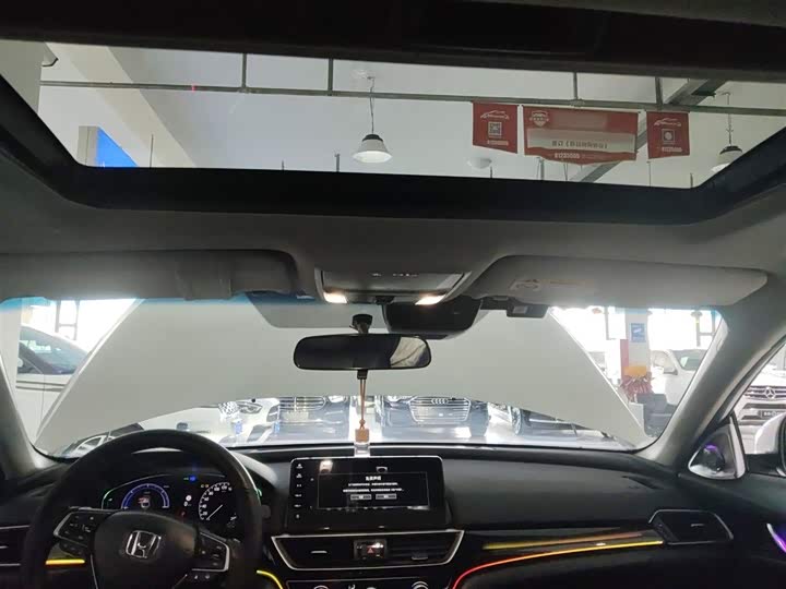 Фото 18 - Honda Accord