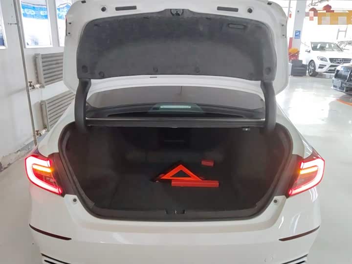 Фото 19 - Honda Accord