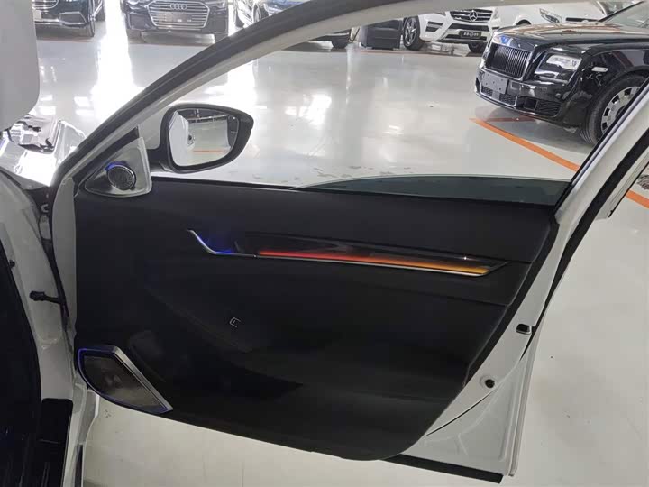 Фото 26 - Honda Accord