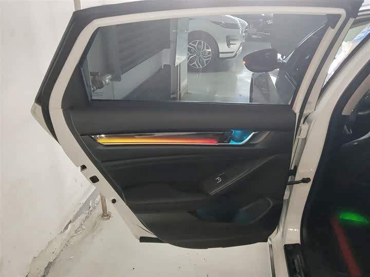 Фото 29 - Honda Accord