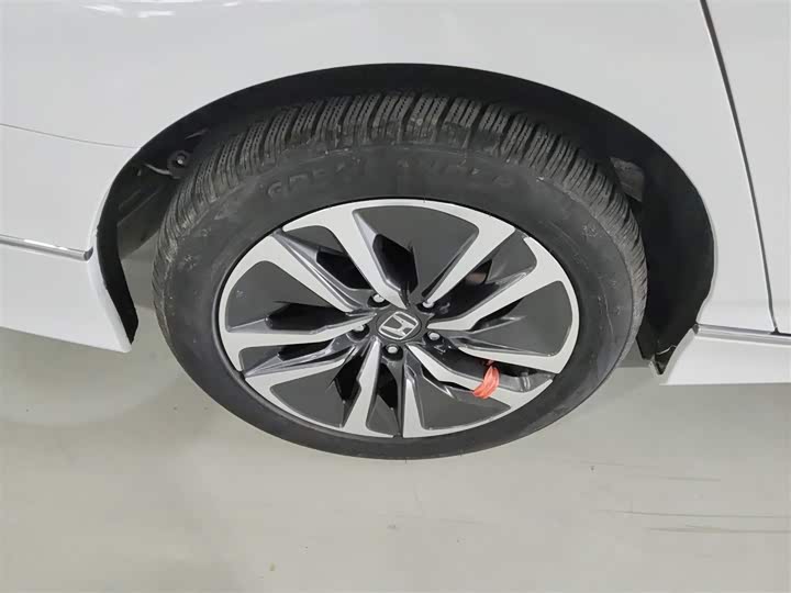 Фото 30 - Honda Accord