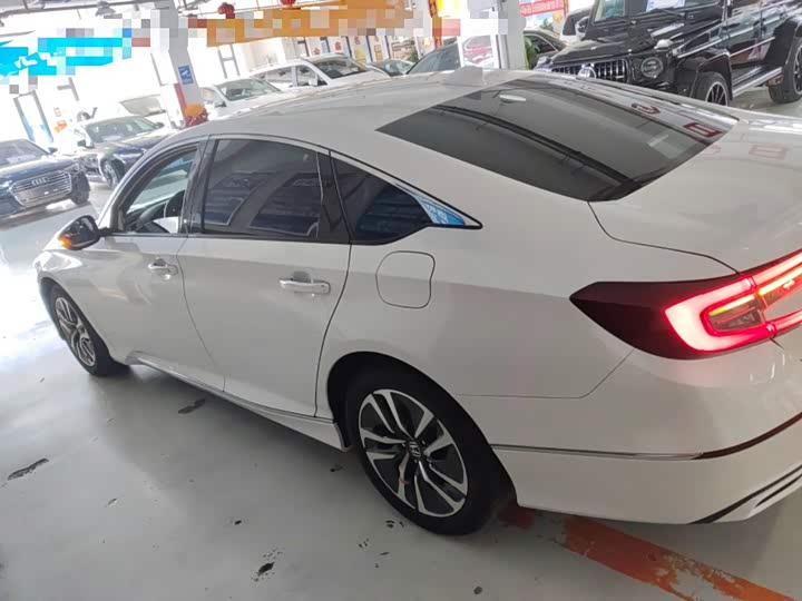 Фото 5 - Honda Accord