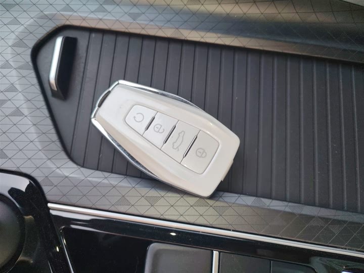 Фото 9 - Geely Preface