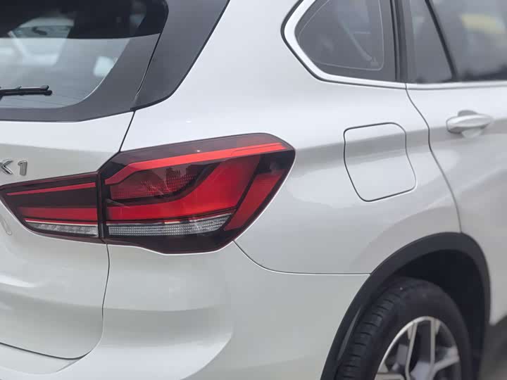 Фото 11 - BMW X1