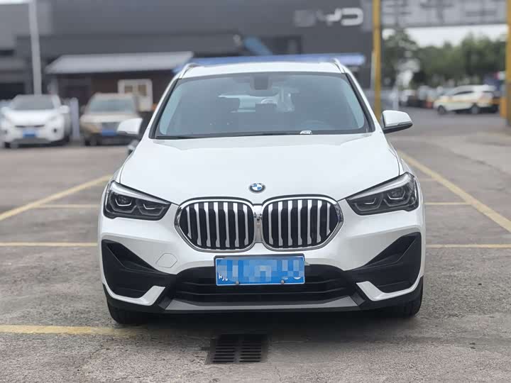 Фото 2 - BMW X1