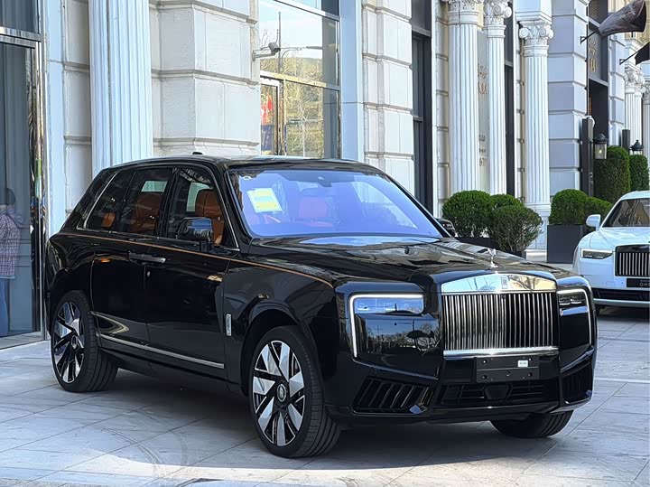 Фото 2 - Rolls-Royce Cullinan