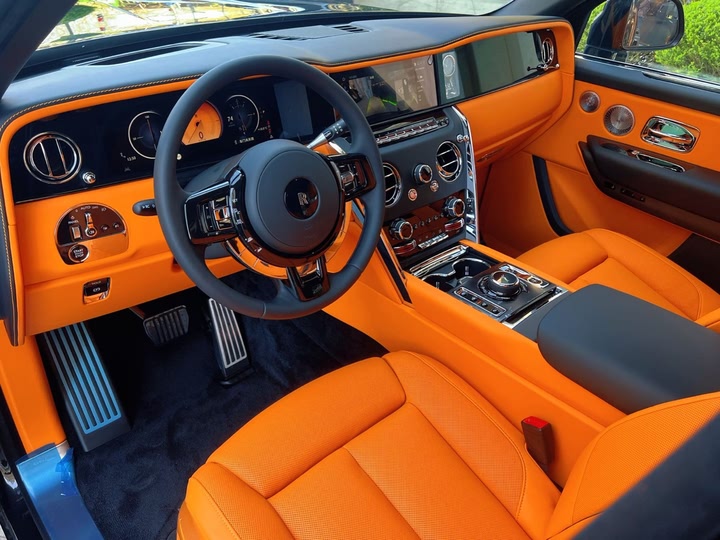 Фото 6 - Rolls-Royce Cullinan