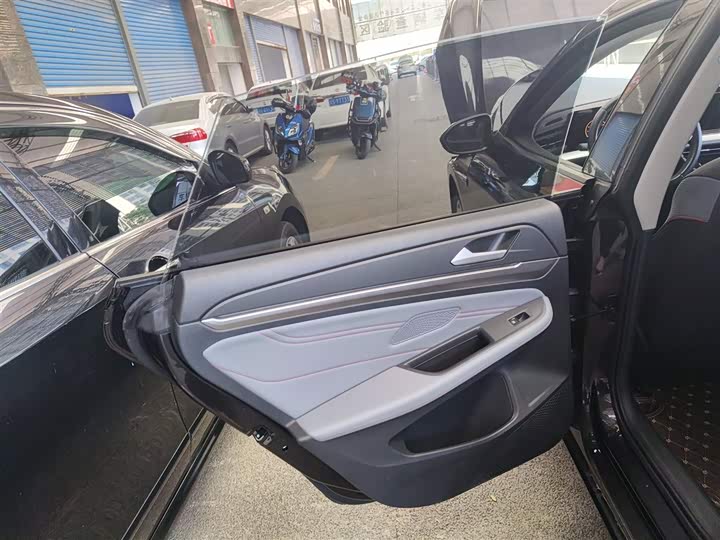 Фото 29 - Volkswagen Lamando L