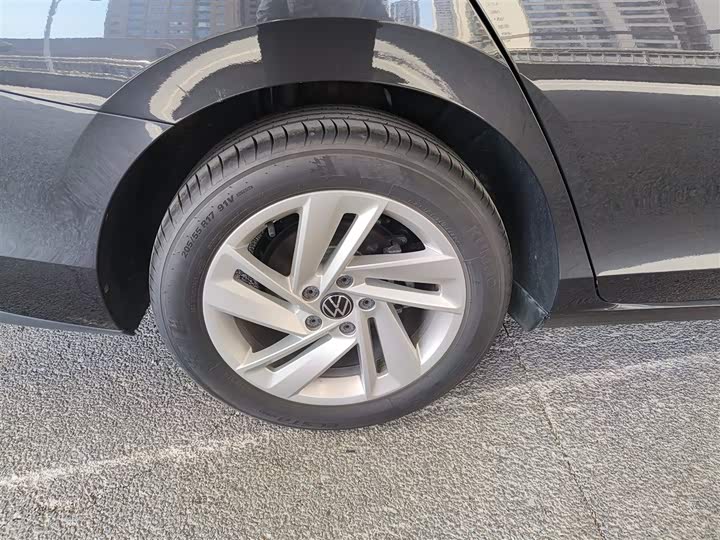 Фото 30 - Volkswagen Lamando L