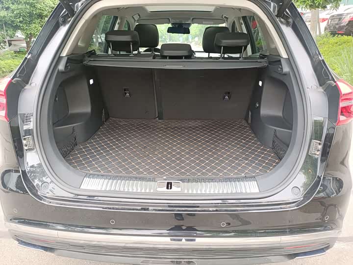 Фото 14 - Hongqi HS5